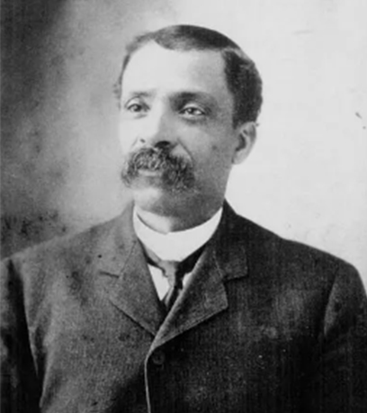 Bức ảnh đen trắng của Giáo sư Frank Trigg.