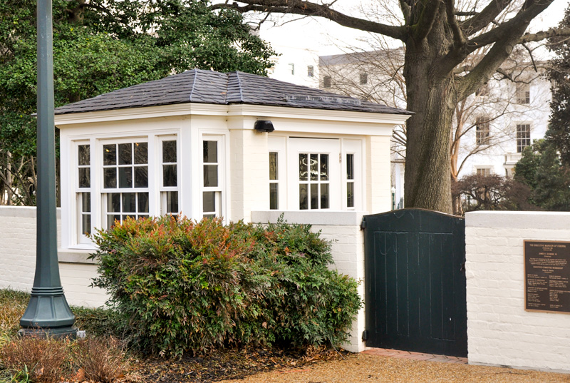 Lịch sửFeature-guardgate2.jpg