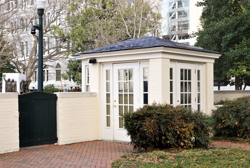 Lịch sửFeature-guardgate3.jpg